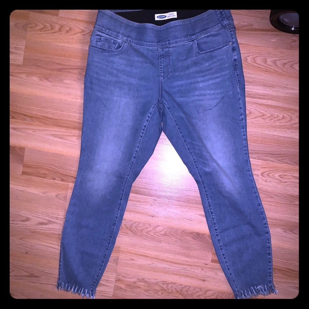 **NWOT...EXTRA LONG SKINNY OLD NAVY JEGGINGS**